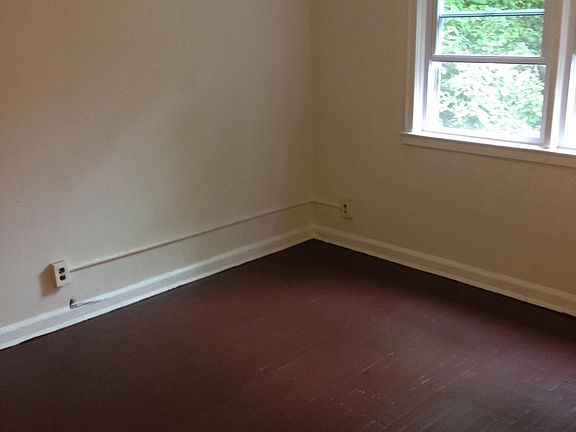 3rd image of 3209 W 2nd St #2
