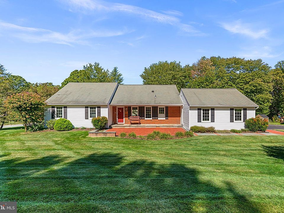 1st image of 8475 Rooster Ct