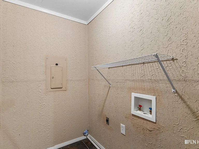 216 Dirks Dr — Photo 15