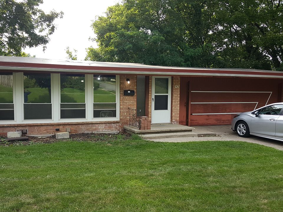 Front Yard & Driveway