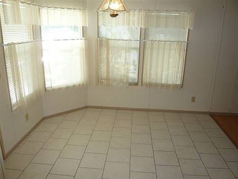 3rd image of 414 Fountainview Ct