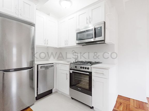 5th image of 180 W Houston St #1C