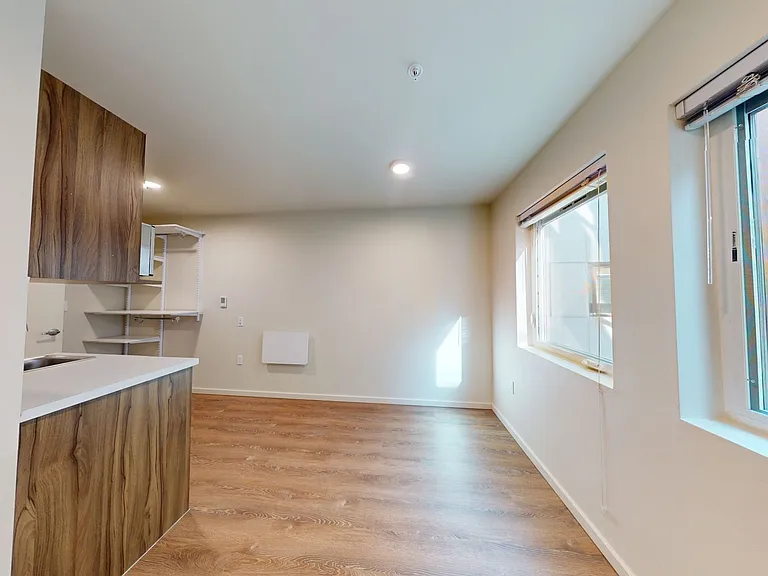 Plaza Apartments — Photo 116