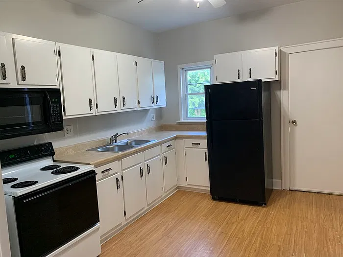 2 bed, 1.0 bath, 704 sqft, $995 — Photo 4