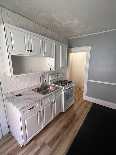 240 Sargeant St #1 Photo 1