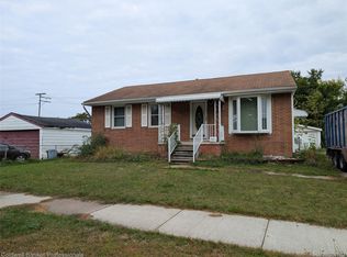 263 N Walnut St, Mount Clemens, MI 48043