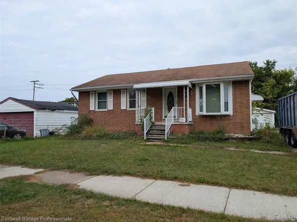 263 N Walnut St, Mount Clemens, MI 48043