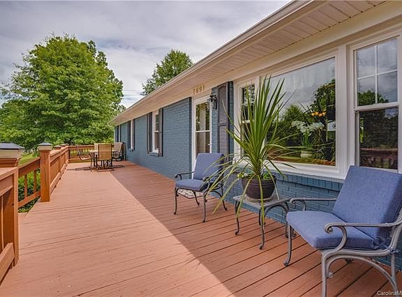 4th image of 7691 Skyline Dr