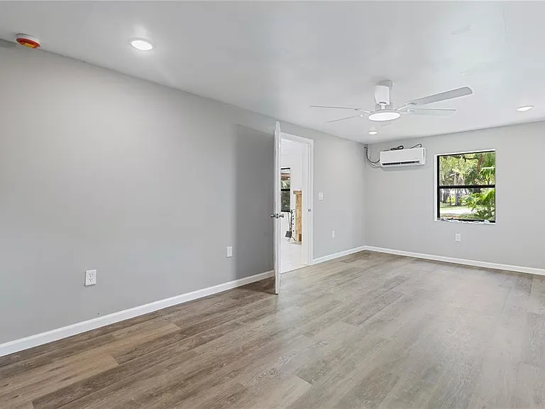 23094 Central Ave — Photo 11