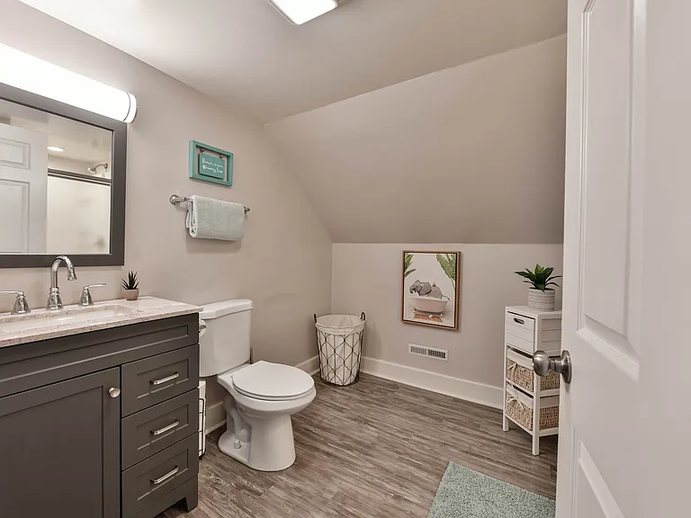 621 E Wright St — Photo 12