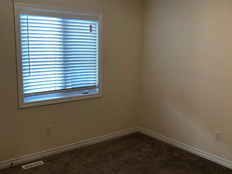 74 Terry Cres — Photo 18