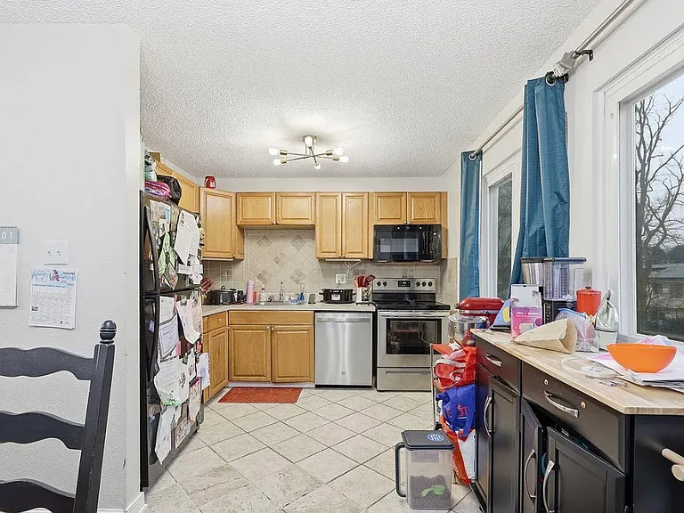 198 Village Dr — Photo 10