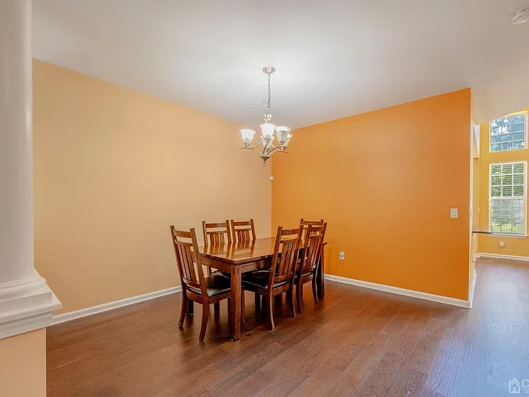 2474 N Canterbury Ln — Photo 9