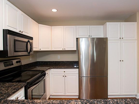 4th image of 10 Seaport Dr APT 2404