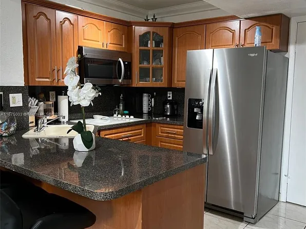 2154 W 60th St APT 12201, Hialeah, FL 33016