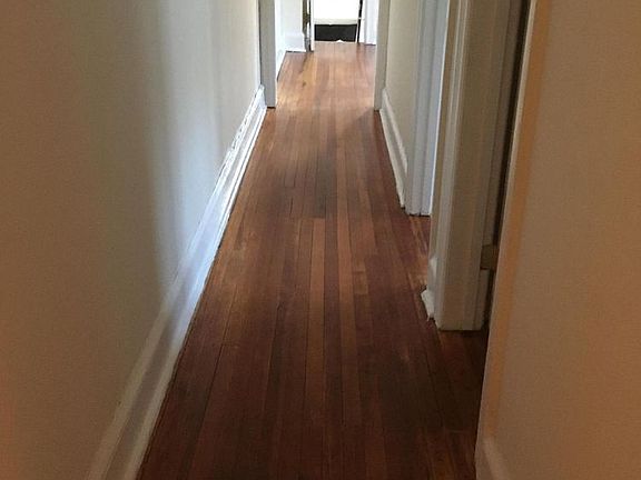 4th image of 837 W Lancaster Ave