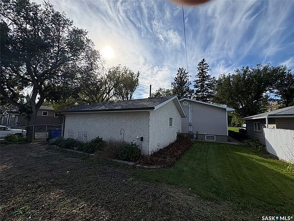 4th image of 3116 3rd Avenue N