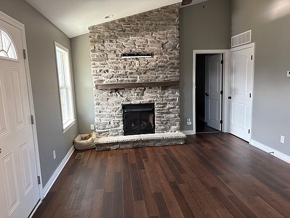 4th image of 875 Gardner Dr