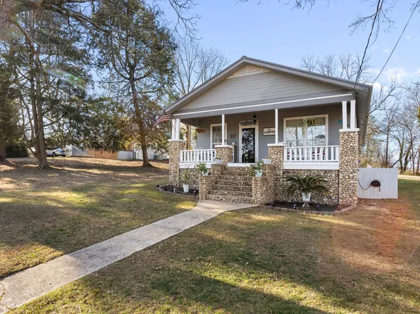 106 Grove St, Rossville, GA 30741