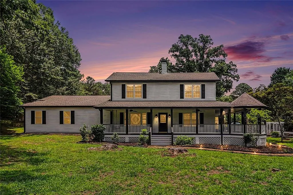4 bed, 2.5 bath, 3627 sqft, $6,200 — Photo 3