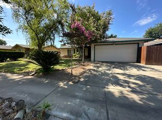 1352 Villa Dr, Merced, CA 95340