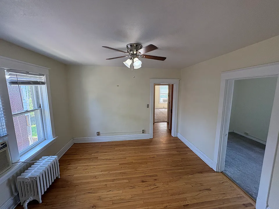 Dining room empty