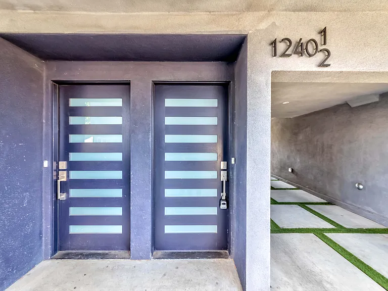 1240 S Harvard Blvd #1/2 — Photo 16