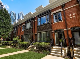 1349 S Indiana Pkwy, Chicago, IL 60605