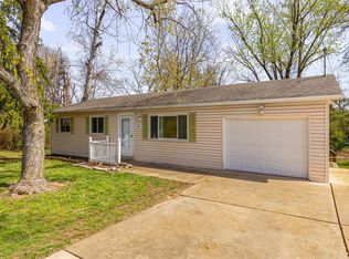 1828 West Dr, High Ridge, MO 63049