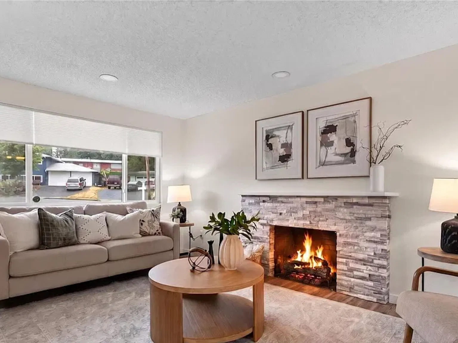 3 bed, 918 sqft, $3,000 — Photo 3