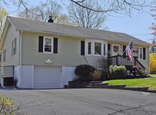 11 Brookview Rd, Denville, NJ 07834