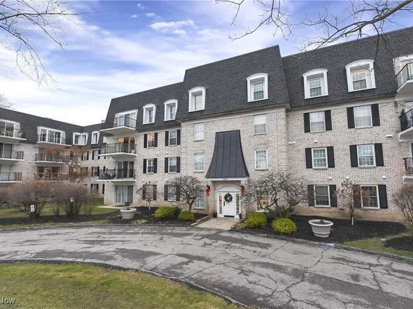 1931 King James Pkwy APT 330, Westlake, OH 44145