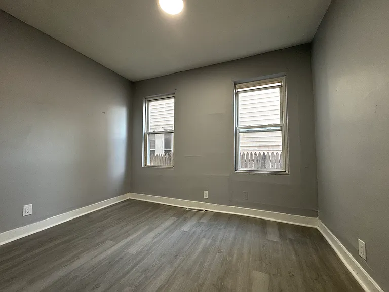156 Poplar St #1L — Photo 3