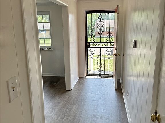 3rd image of 705 Kirkwood Dr