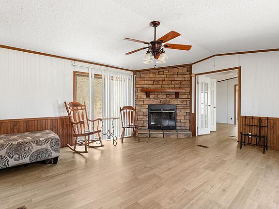 3rd image of 2111 Backbone Rd