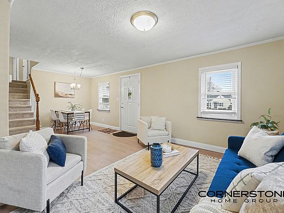 5th image of 907 Malta St NE