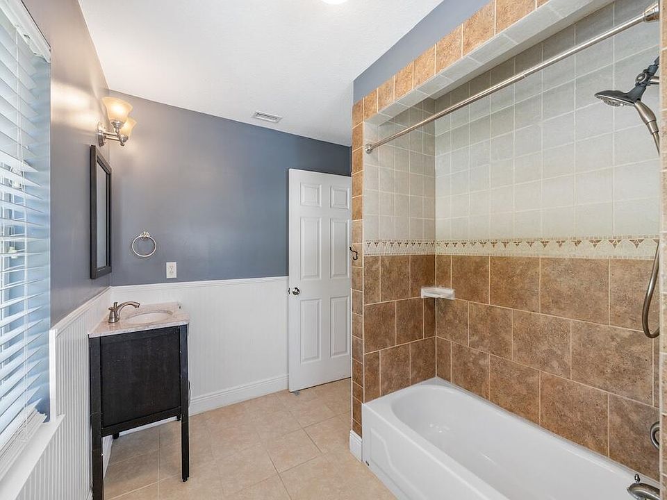 1st image of 725 61st Avenue