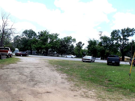 3rd image of 1728 Highway 71 S