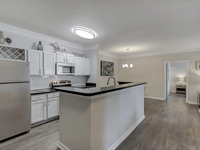 Lakeside at Town Center Apartments — Photo 47