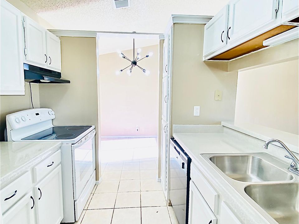 1st image of 8821 Meadow Trace St #1