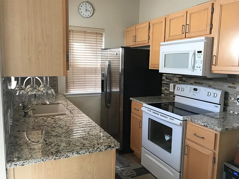 NW Arroyo Pl — Photo 2