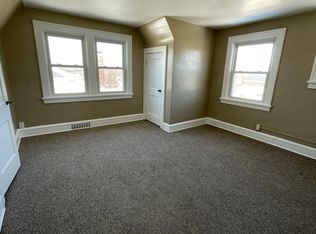 207 27th St NE, Cedar Rapids, IA 52402