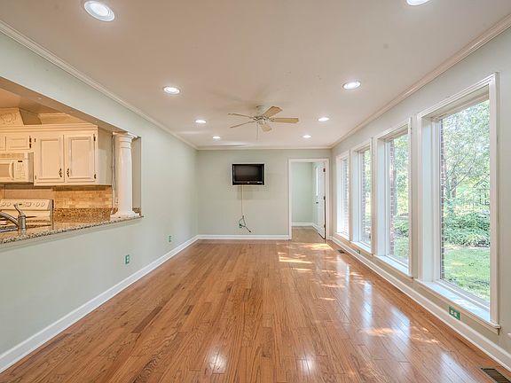 5th image of 238 Harwood St