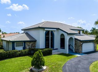 15561 Briarwood Mnr, Davie, FL 33331