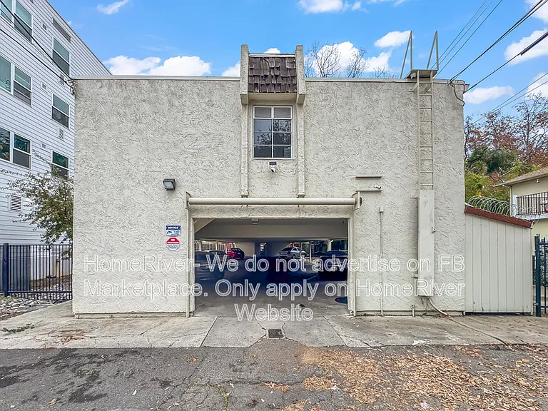 1620 F St #14 — Photo 11