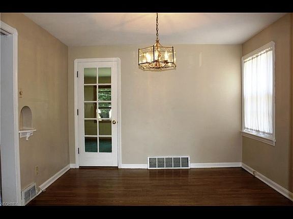 4th image of 23642 Belmont Dr