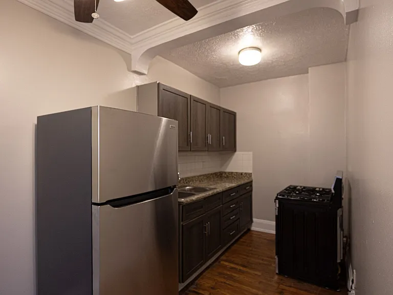 Mapleview Apartments — Photo 23