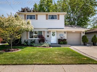 15840 E Thirteen Mile Rd, Roseville, MI