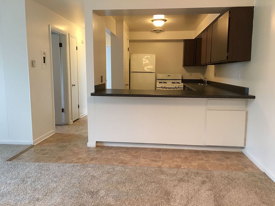 1st image of 100 Drew Ln APT 4