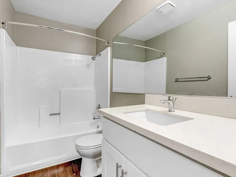 Franklin Place — Photo 29
